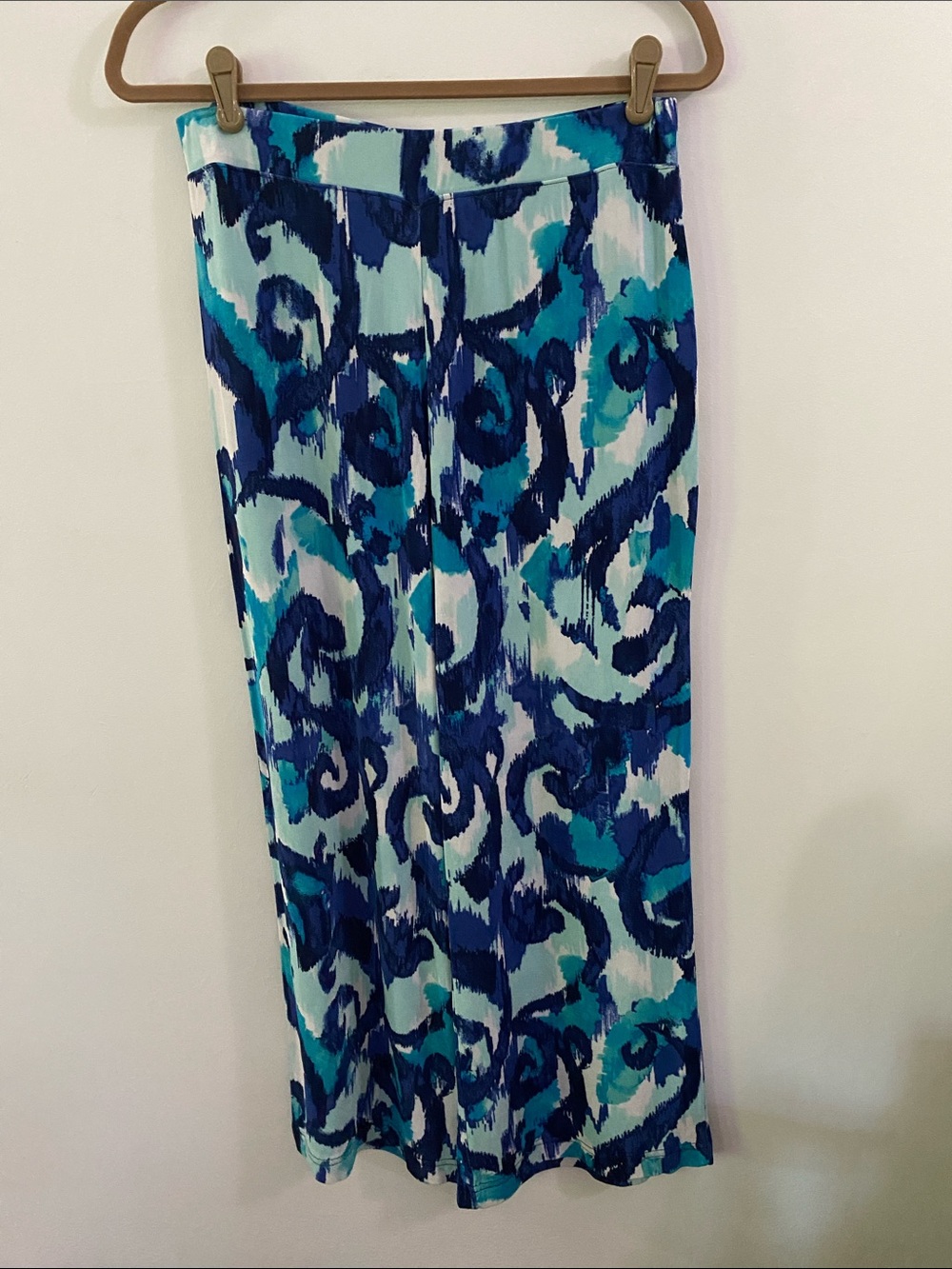 3/$15 Chico's navy, teal and aqua watercolor-print pants